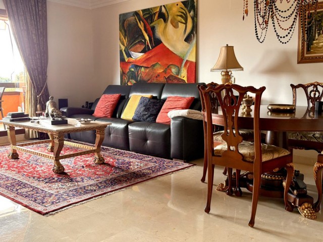 3 Bedrooms Apartment in Benahavís