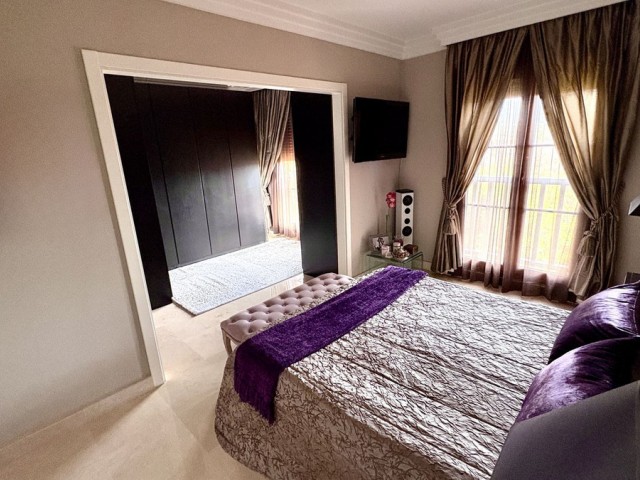 3 Bedrooms Apartment in Benahavís