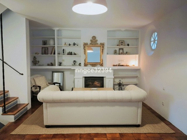 4 Bedrooms Villa in Benahavís