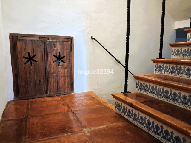 4 Bedrooms Villa in Benahavís