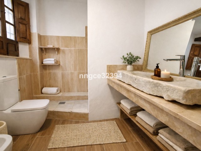 Adosado con 4 Dormitorios  en Benahavís