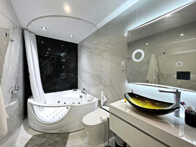 2 Bedrooms Apartment in Marbella