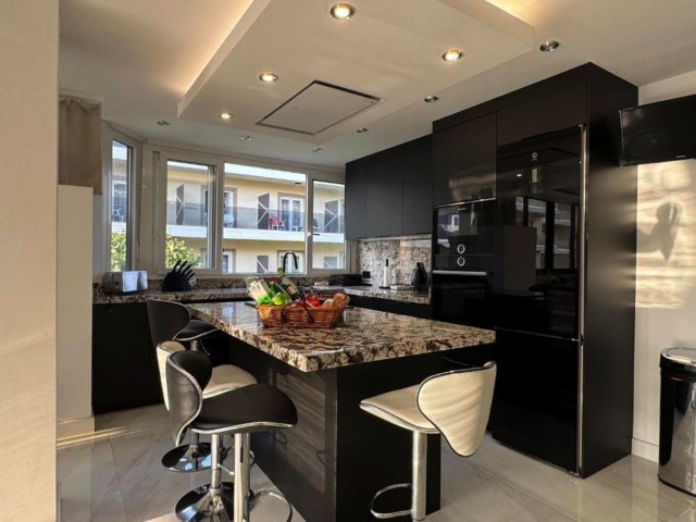 2 Bedrooms Apartment in Marbella