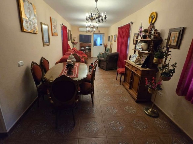 6 Bedrooms Villa in Alhaurín de la Torre