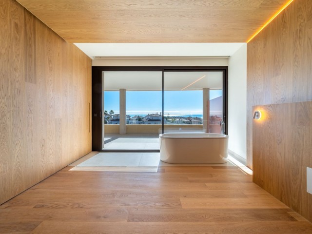 2 Bedrooms Apartment in Fuengirola