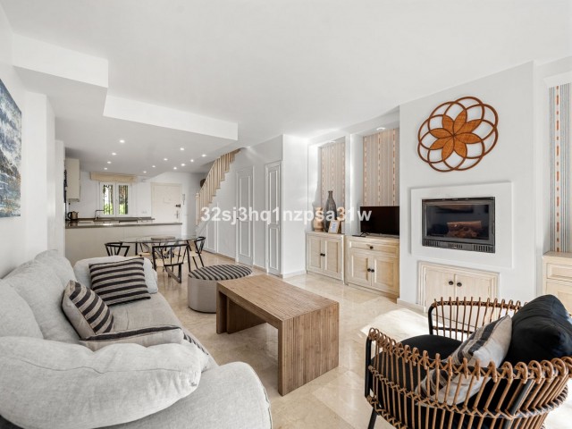 Maison mitoyenne avec 2 Chambres  à Estepona