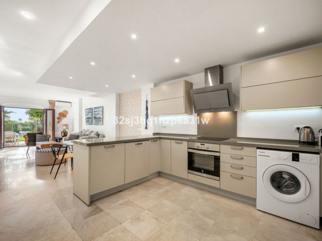 Maison mitoyenne avec 2 Chambres  à Estepona