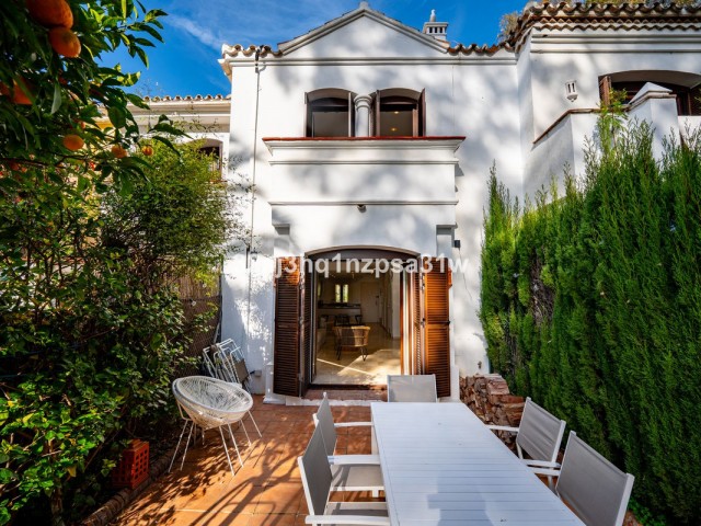 Maison mitoyenne avec 2 Chambres  à Estepona