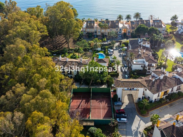 Maison mitoyenne avec 2 Chambres  à Estepona