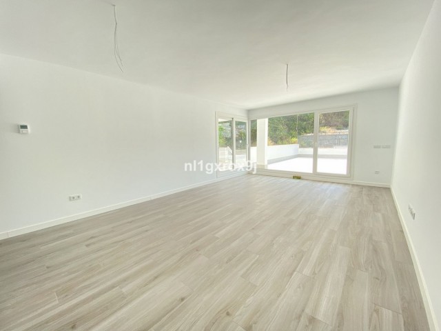 2 Bedrooms Apartment in Benahavís