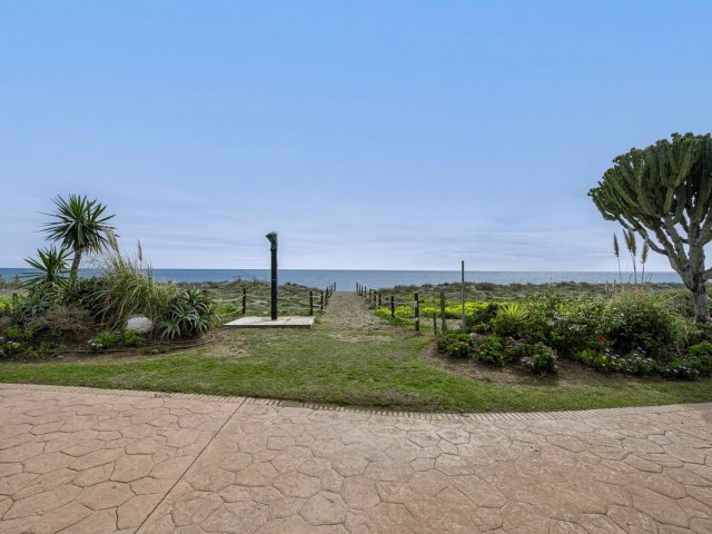 2 Bedrooms Apartment in Estepona