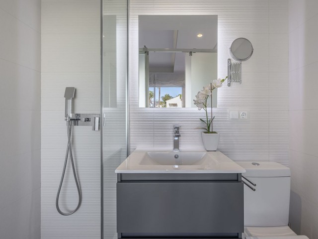 2 Bedrooms Apartment in Estepona