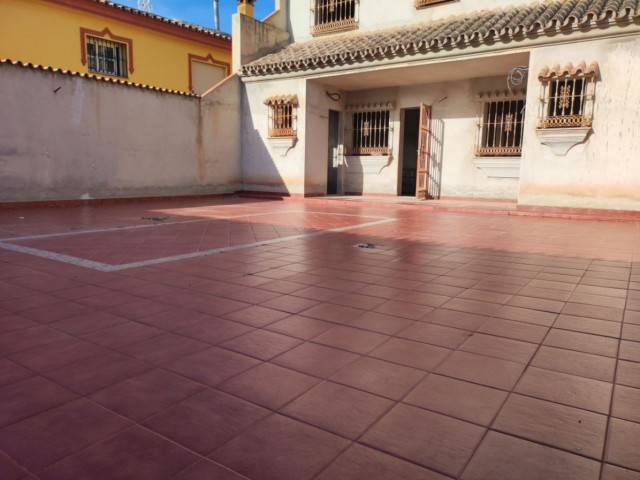 5 Bedrooms Townhouse in Fuengirola