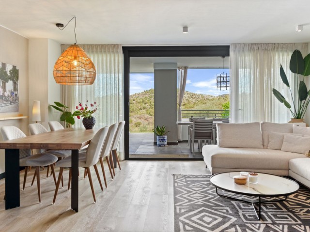 Apartamento con 4 Dormitorios  en Mijas