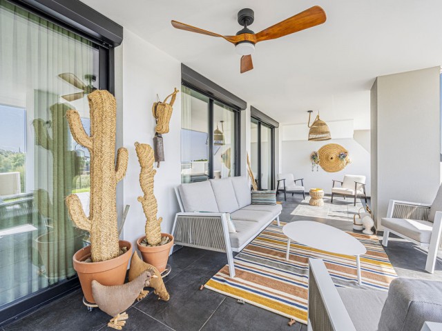 Apartamento con 4 Dormitorios  en Mijas