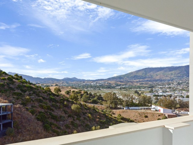 Apartamento con 4 Dormitorios  en Mijas