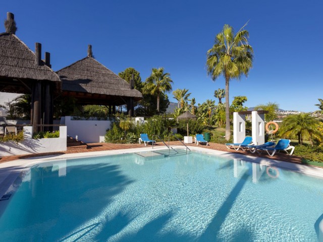 3 Bedrooms Apartment in Benahavís