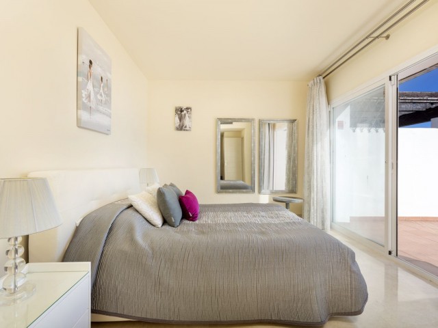 3 Bedrooms Apartment in Benahavís