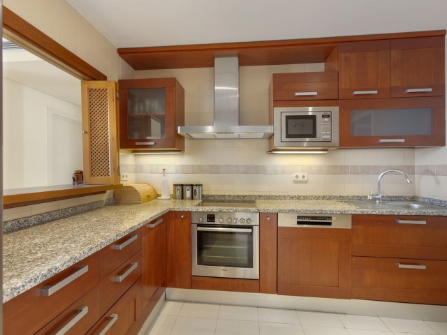 3 Bedrooms Apartment in Benahavís