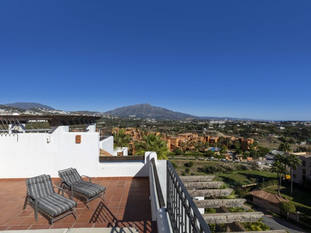 3 Bedrooms Apartment in Benahavís