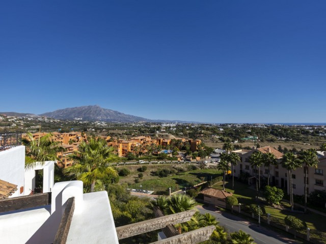 3 Bedrooms Apartment in Benahavís