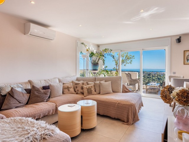 Penthouse in Los Almendros