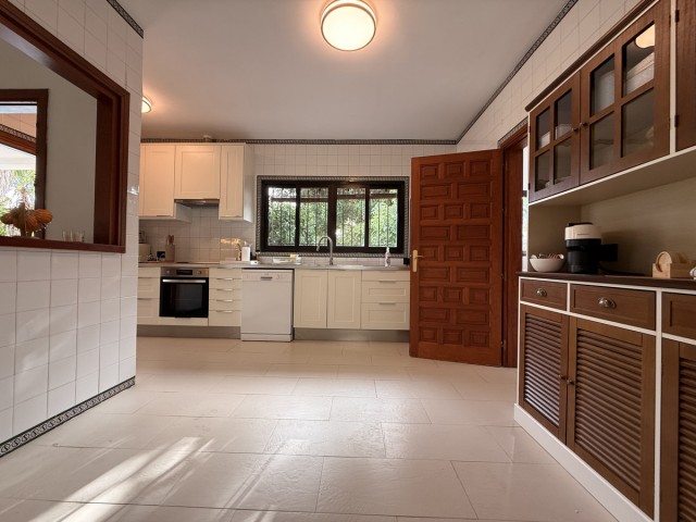 Villa avec 4 Chambres  à Estepona