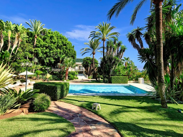 Villa con 10 Dormitorios  en Marbella
