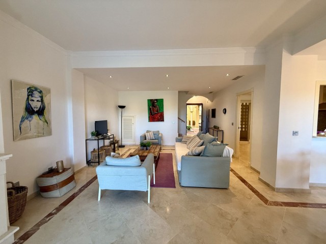 3 Bedrooms Apartment in San Roque Club
