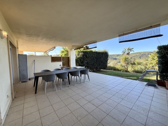 3 Bedrooms Apartment in San Roque Club