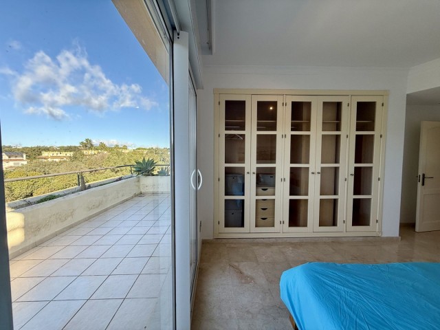 3 Bedrooms Apartment in San Roque Club