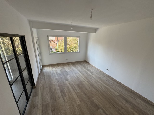 Apartamento con 3 Dormitorios  en Málaga Centro