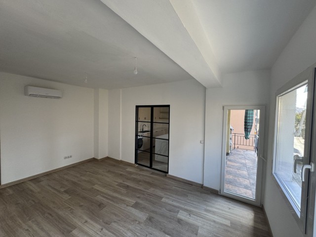 Apartamento con 3 Dormitorios  en Málaga Centro