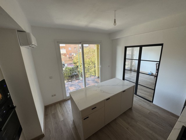 Apartamento con 3 Dormitorios  en Málaga Centro