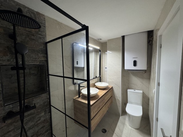 Apartamento con 3 Dormitorios  en Málaga Centro