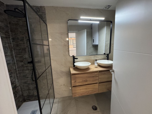 Apartamento con 3 Dormitorios  en Málaga Centro