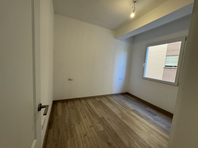 Apartamento con 3 Dormitorios  en Málaga Centro