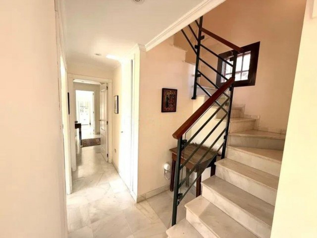 Appartement avec 5 Chambres  à Hacienda del Sol