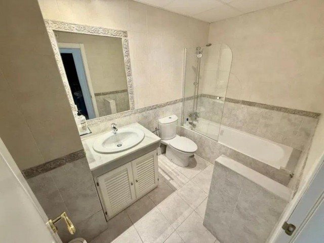 4 Bedrooms Apartment in Hacienda del Sol