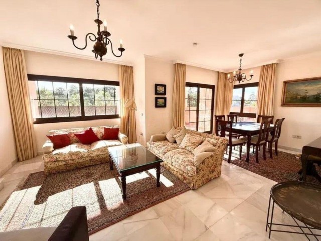 Apartamento con 4 Dormitorios  en Hacienda del Sol