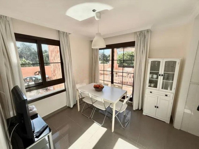 Apartamento con 4 Dormitorios  en Hacienda del Sol