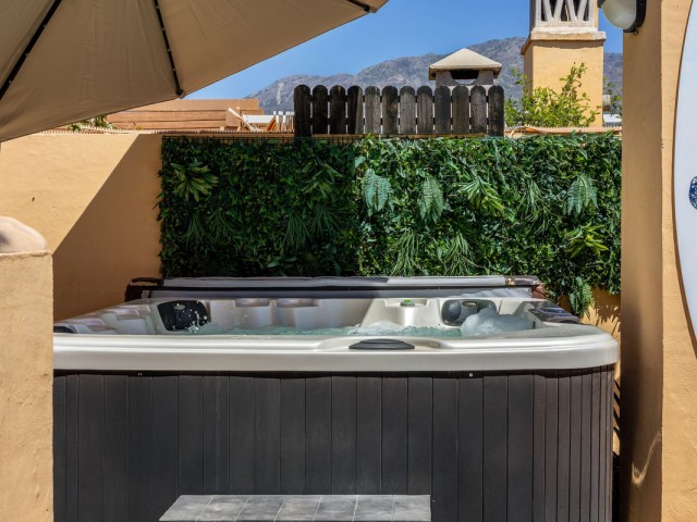 2 Bedrooms Apartment in Fuengirola