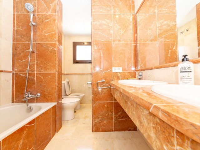 5 Slaapkamer Appartement in New Golden Mile