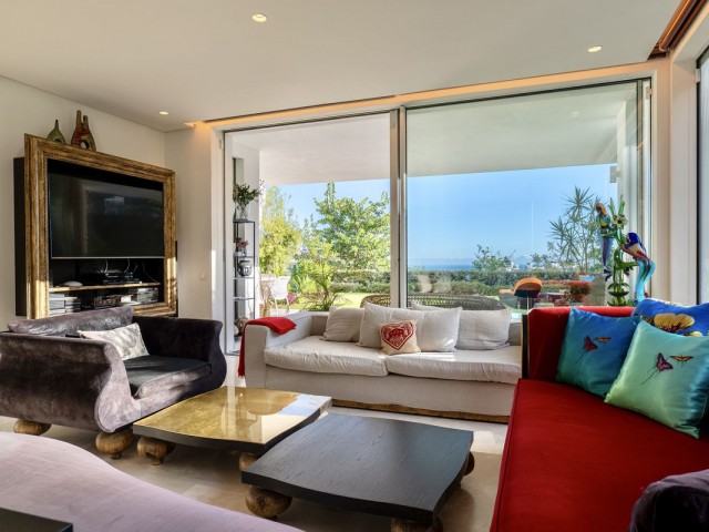 Apartamento con 3 Dormitorios  en Marbella