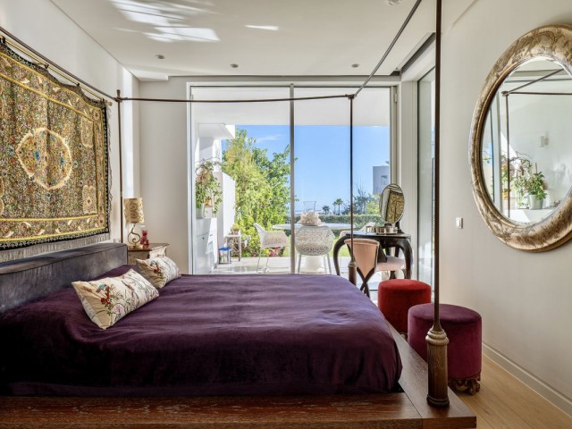 Apartamento con 3 Dormitorios  en Marbella