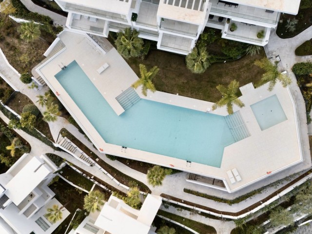 Apartamento con 3 Dormitorios  en Marbella