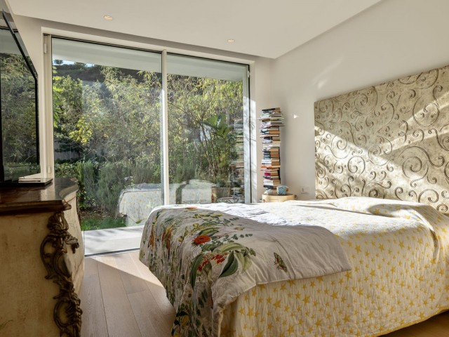 Apartamento con 3 Dormitorios  en Marbella