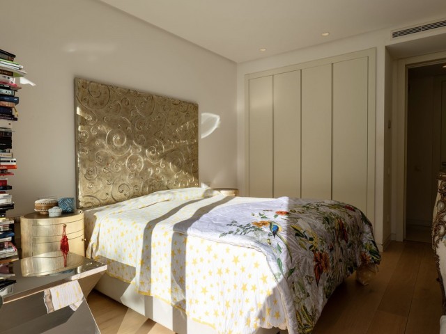 Apartamento con 3 Dormitorios  en Marbella