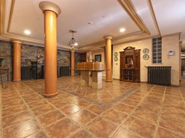 Villa con 7 Dormitorios  en La Cala de Mijas