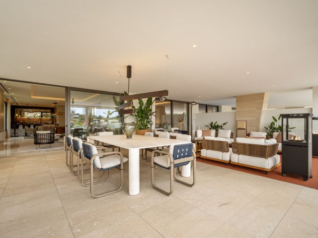 Apartamento con 5 Dormitorios  en Marbella